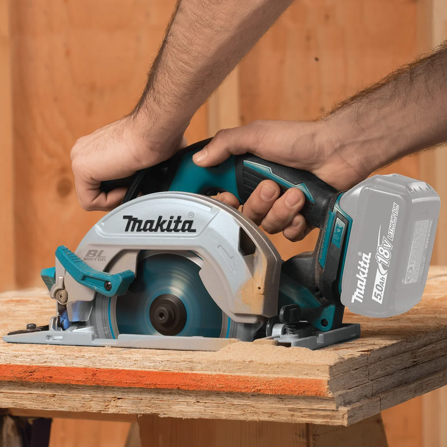 Makita 18V LXT Lithium Ion Brushless Cordless 6 1/2 in Circular Saw – XSH03Z Tool Only