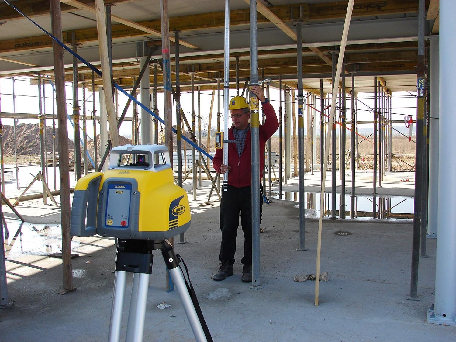 LL300N-2 Level Kit with HL450 Receiver & Tripod