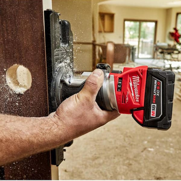 Milwaukee M18 Fuel 18V Lithium-Ion Brushless Cordless Compact Router With Plunge Base – 48-10-5601